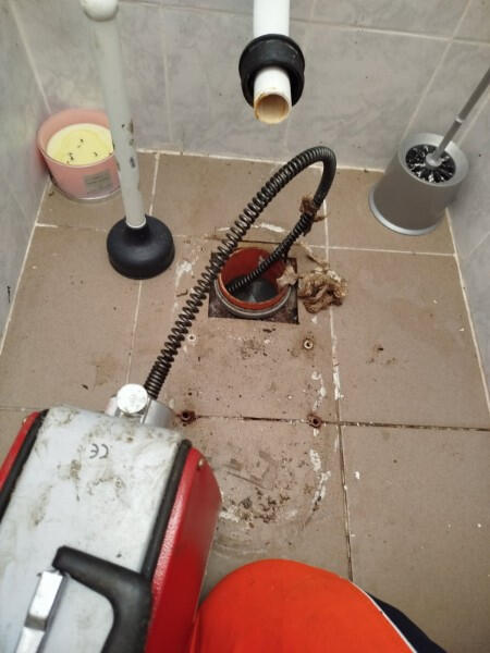 Duguláselhárítás 04